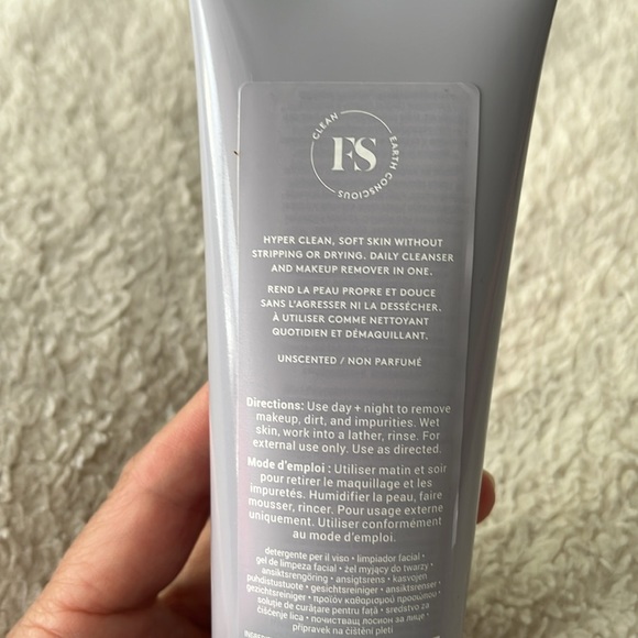 NWT Fenty skin Total Cleans'r Remove-It-All Cleanser full size 145 ml - Picture 6 of 6